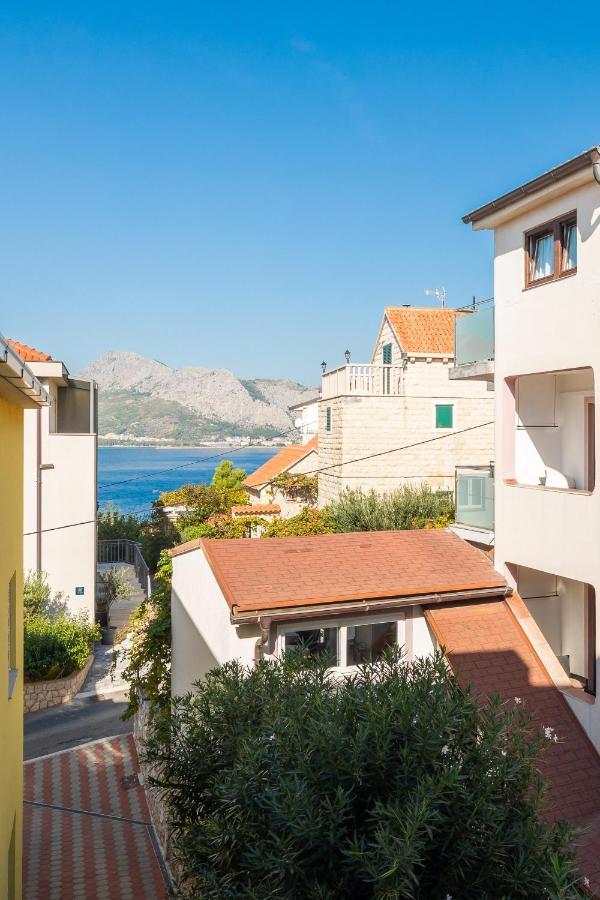 Apartments Ivan Omis Exterior photo