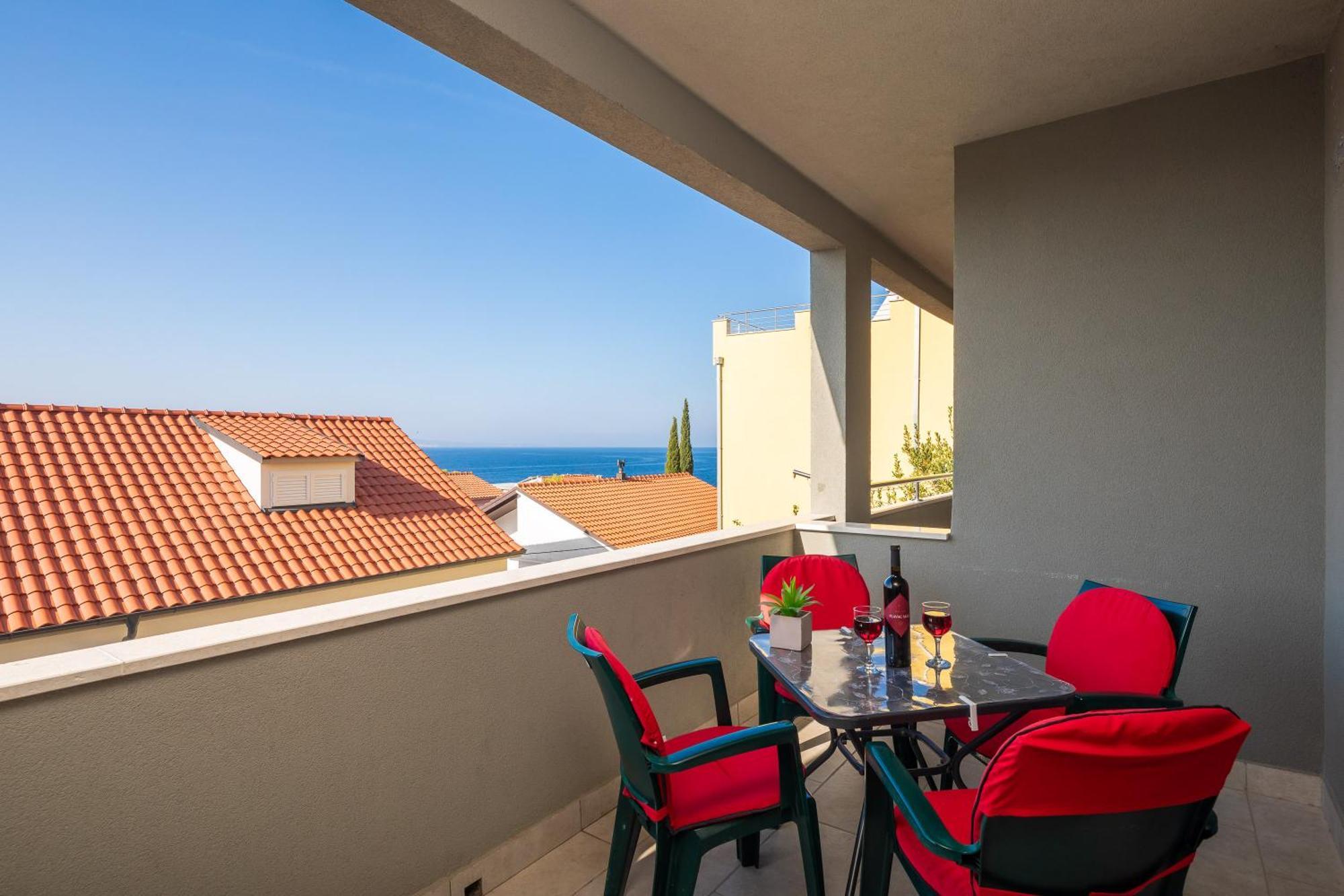 Apartments Ivan Omis Exterior photo